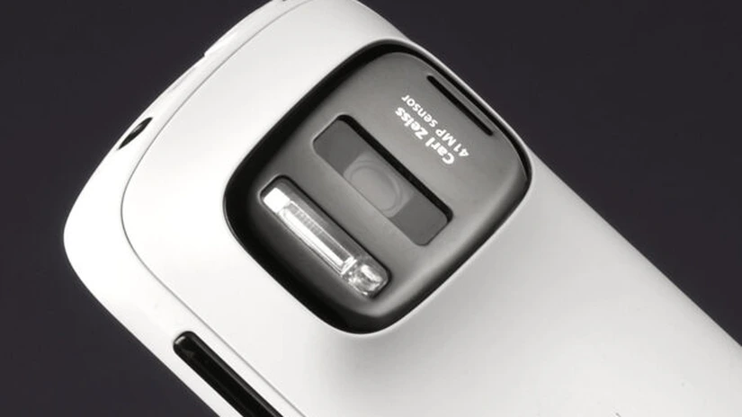 Cum filmează telefonul Nokia de 41 de megapixeli. Clipul de promovare, făcut doar cu smartphone-ul