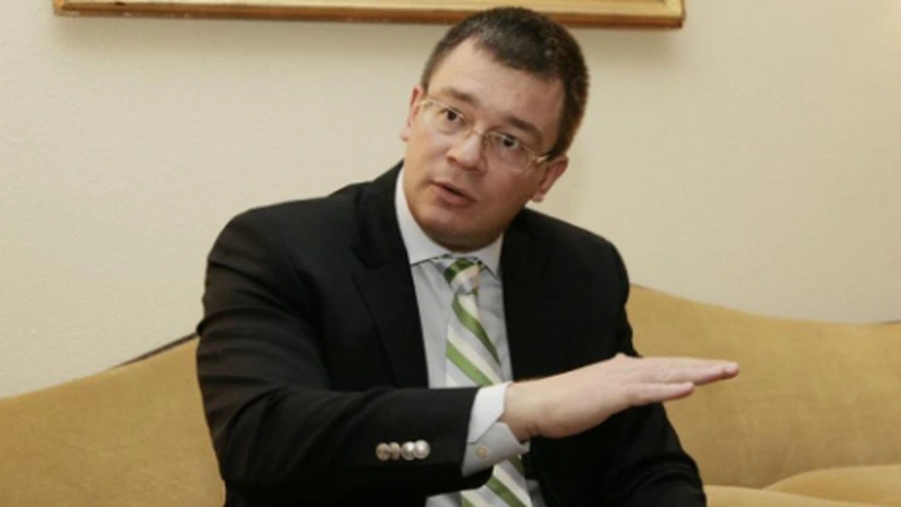 Ungureanu cere prelungirea termenului de dezbatere publică a legii privind proprietăţile confiscate