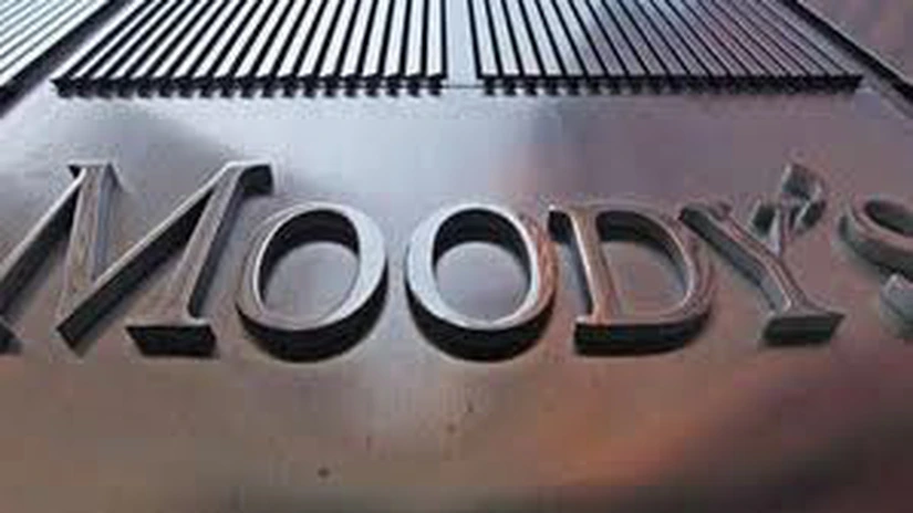 Moody's amână retrogradarea băncilor pentru a evalua efectul pierderilor JP Morgan şi al crizei