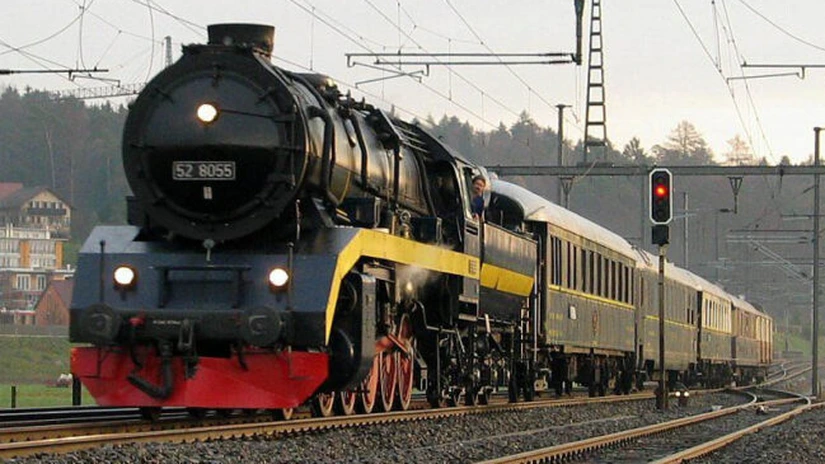 Celebrul tren Orient Express ajunge luni în Sinaia şi Bucureşti