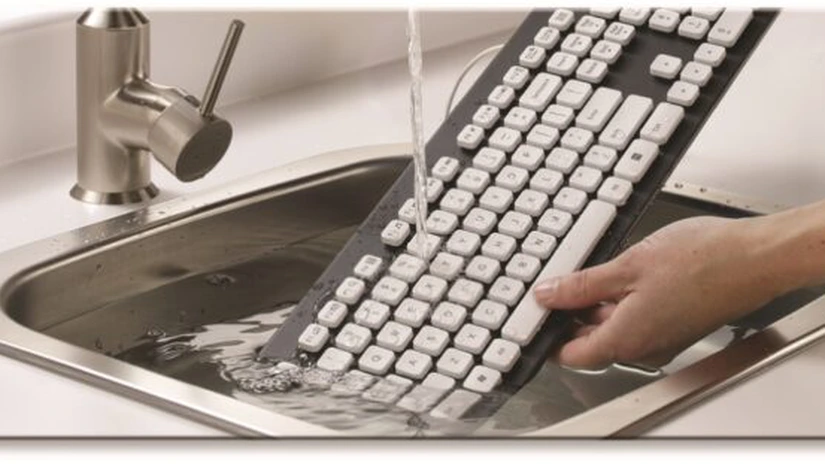 Logitech lansează tastatura lavabilă