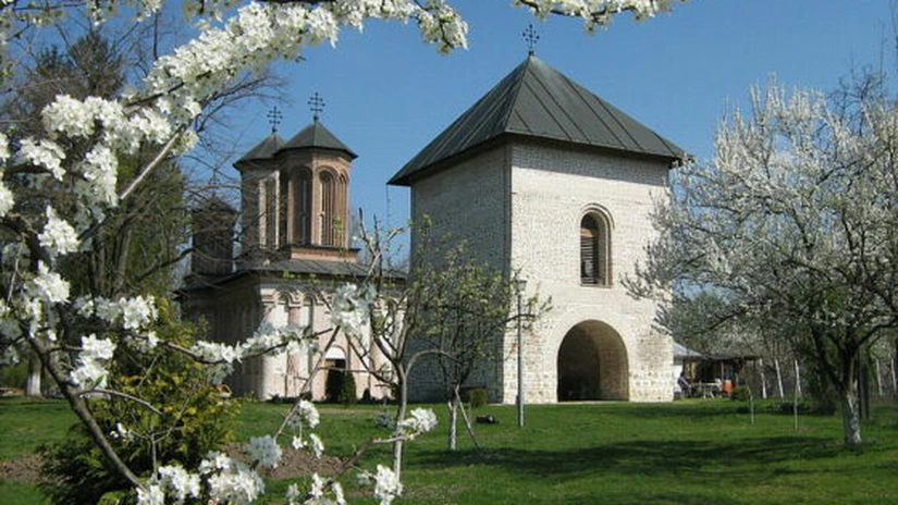 Hunedoara: ANAF a emis un titlu executoriu pentru Mănăstirea Colţ, pentru o datorie de 12.000 de lei