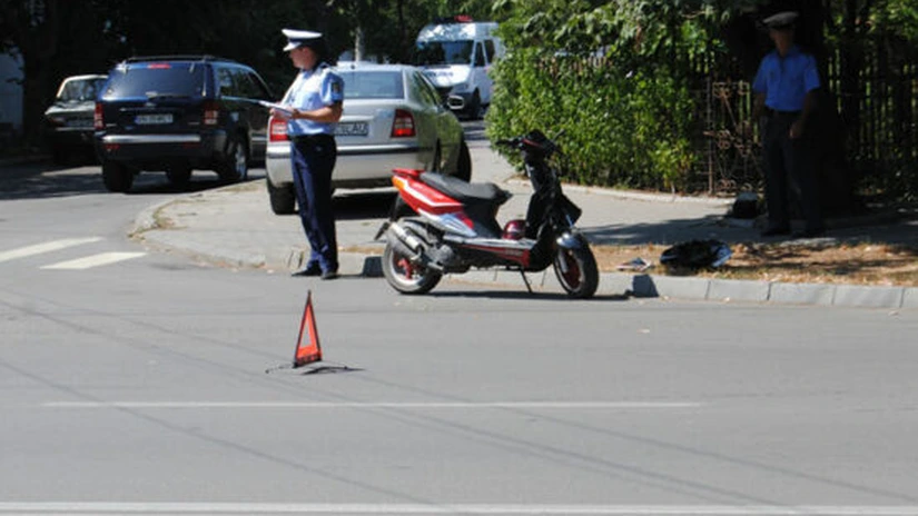 Mopediştii nu pot da de permis pentru că şcolile de şoferi nu sunt avizate