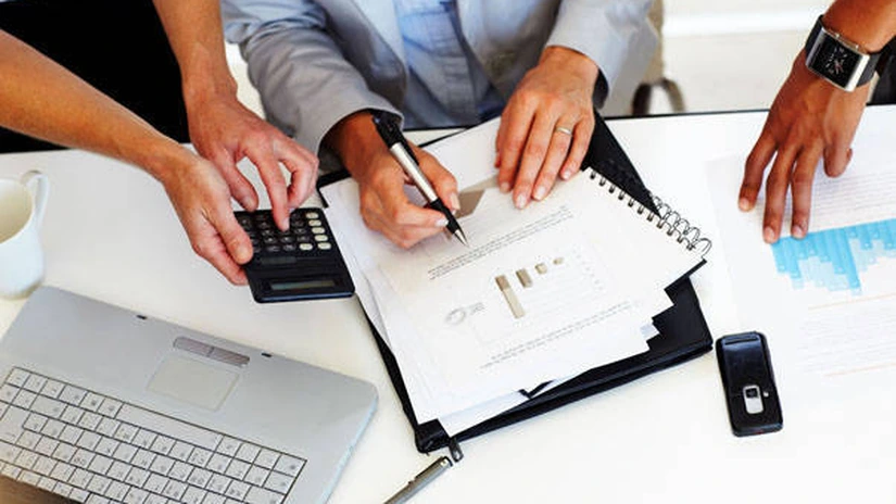 Controale la operatorii telecom. Vezi ce au găsit autorităţile