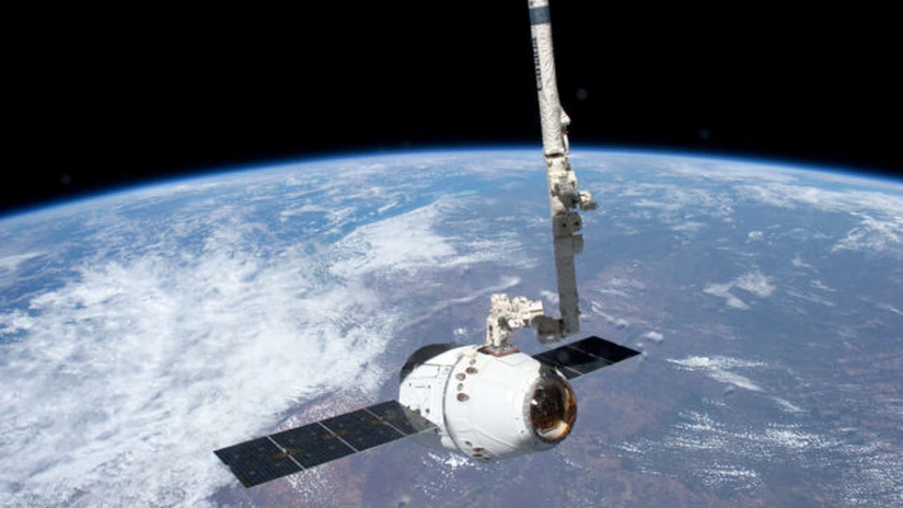 SpaceX a lansat cu succes capsula sa Dragon spre ISS