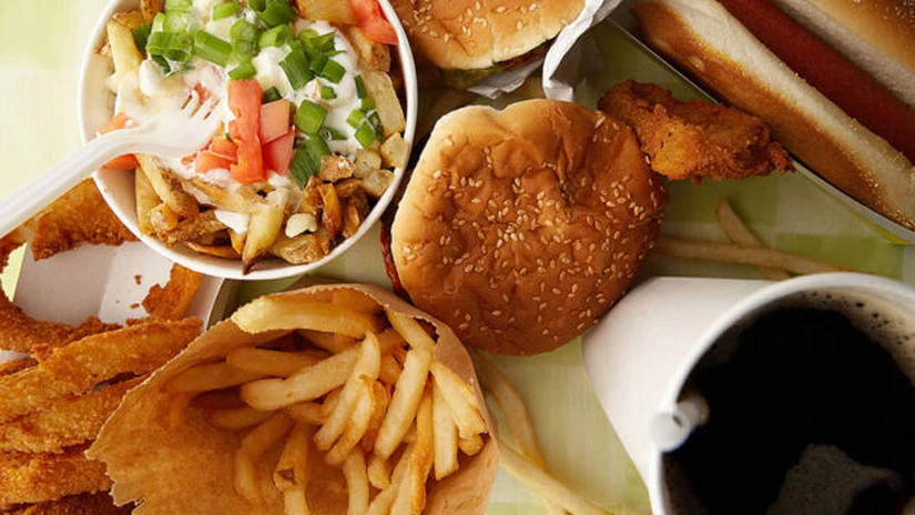 Ce să nu mănânci de la McDonald's, Subway şi KFC. Ce povestesc angajaţii