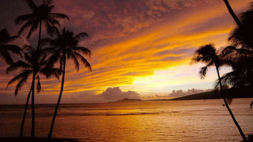 Insulele Hawaii se pregătesc de posibila venire a două uragane