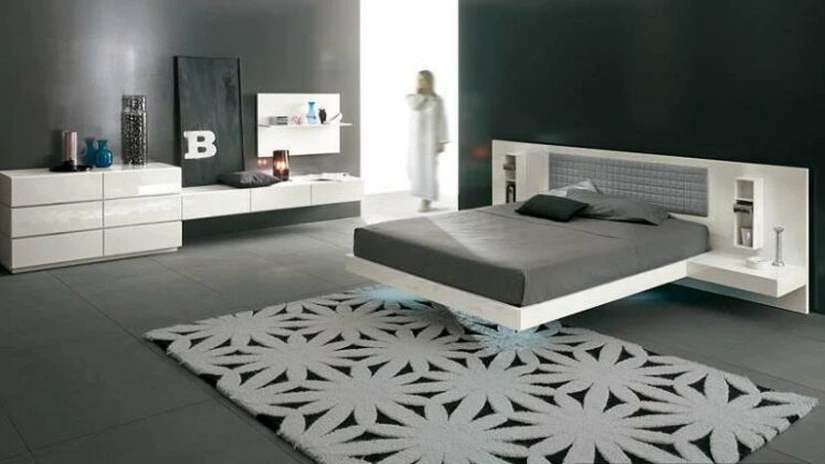 Mobila de lux vândută sub preţul de achiziţie. Vezi de unde