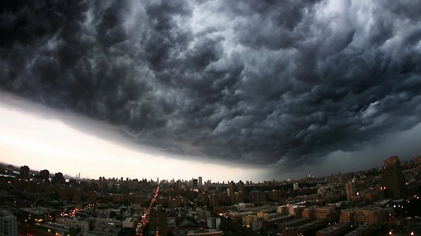 Numeroase zboruri anulate la New York din cauza apropierii unei noi furtuni