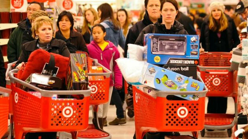 Retailerii americani au creat pentru Black Friday aplicaţii de comparare a preţurilor