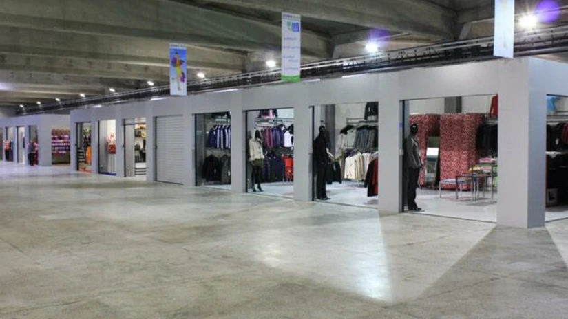 Un nou complex de magazine cu haine şi încălţăminte s-a deschis în Bucureşti