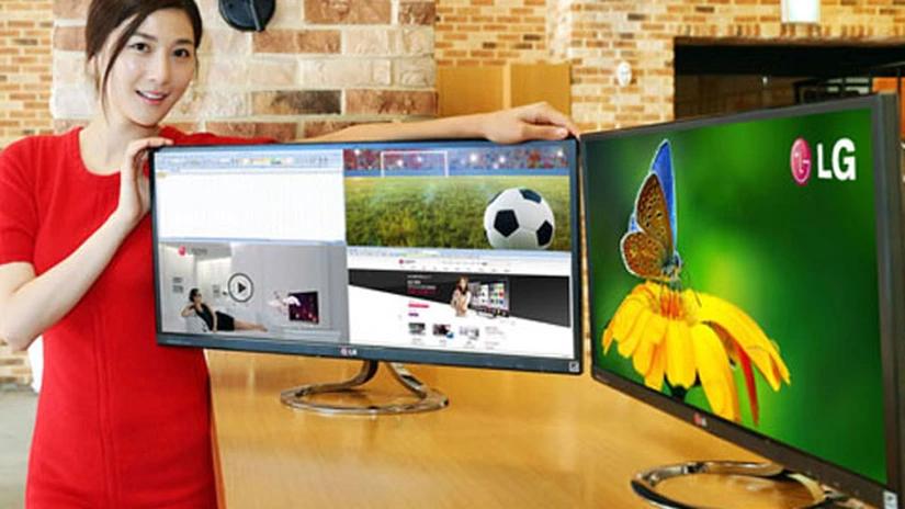 Monitorul pe care poţi vedea 4 filme simultan