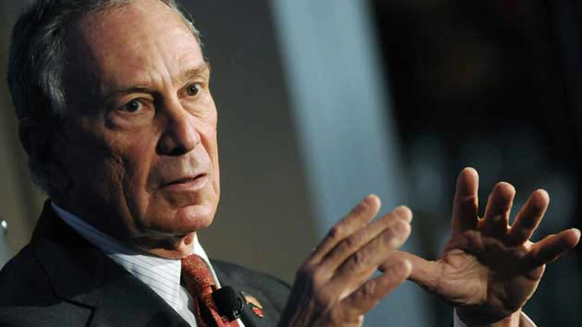 Miliardarul Michael Bloomberg vrea să cumpere publicaţia Financial Times