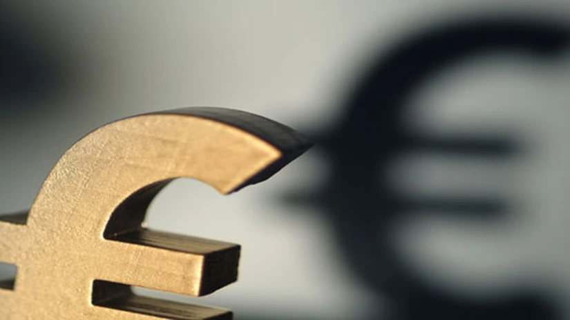 Euro coboară din nou sub pragul de 4,40 lei