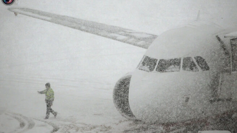 Întârzieri de aproximativ o oră la aeroporturile pariziene Roissy-Charles-de-Gaulle şi Orly