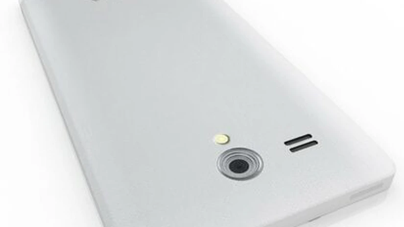 Cel mai mare smartphone Full HD din lume. Vezi VIDEO şi cât costă