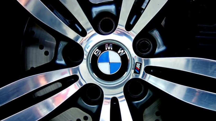 Profitul BMW a depăşit estimările analiştilor în trimestrul trei