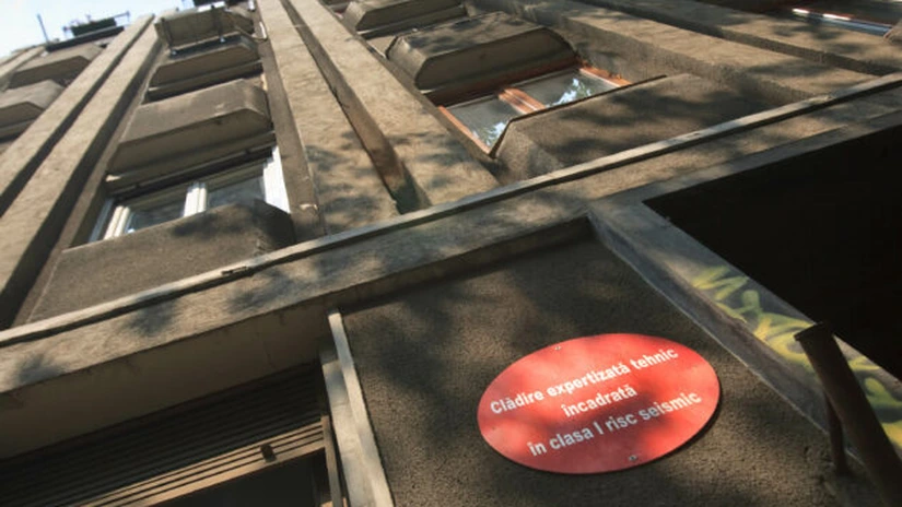 Guvernul a aprobat Programul de acţiuni pentru 2015 privind consolidarea clădirilor cu bulină roşie
