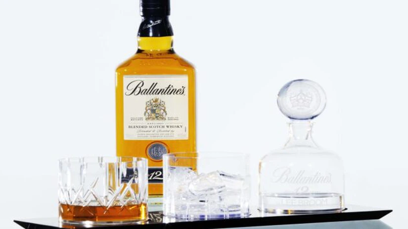 Circa 18.000 de litri de whisky s-au scurs în canalizare, după un accident la o fabrică Chivas