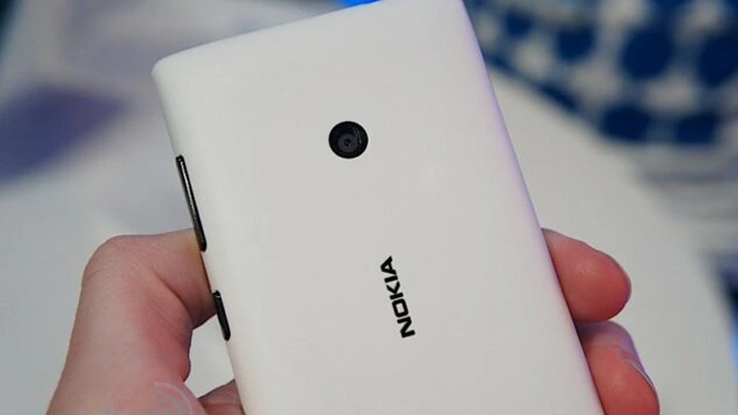 Nokia va lansa pe piaţă un nou smartphone ieftin - Lumia 520
