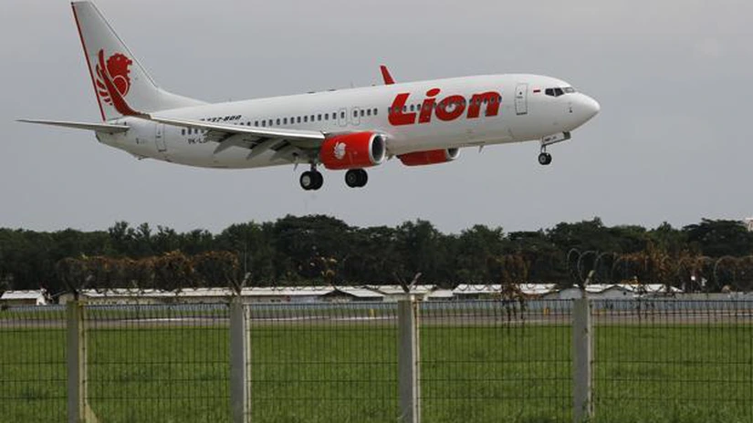 Prăbuşirea avionului Lion Air Boeing 737 MAX a fost provocată de erori ale piloţilor şi greşeli în mentenanţă - presă