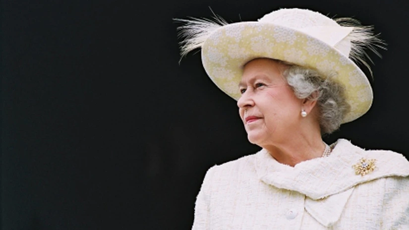 Regina Elizabeth II a fost internată