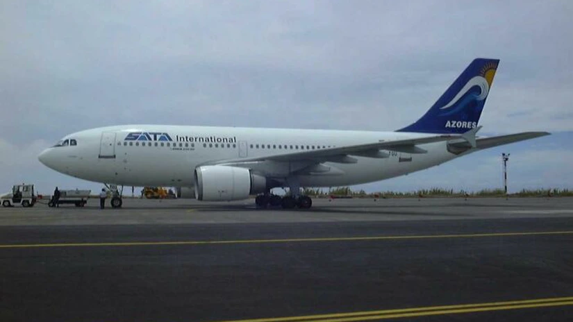 Peste 1.500 de pasageri ai companiei aeriene portugheze SATA, blocaţi din cauza intemperiilor