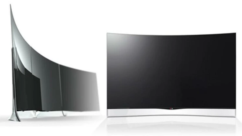 LG a lansat televizorul cu ecran curbat de 13.500 dolari