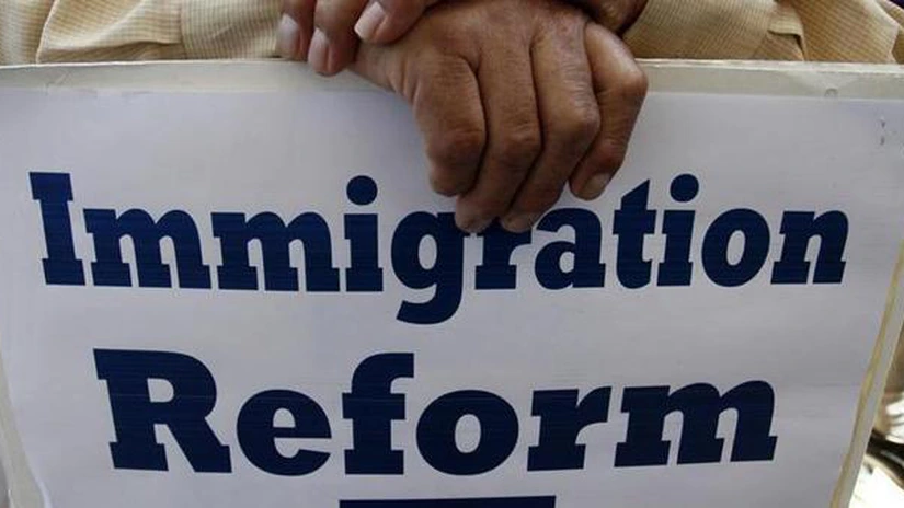 Senatul american a adoptat prima reformă a imigraţiei într-un sfert de secol