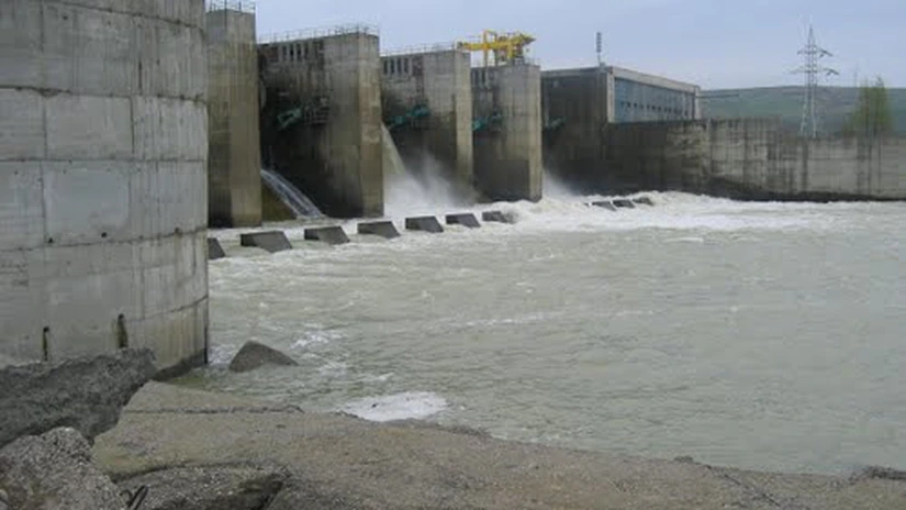 Hidroelectrica ar putea fi obligată de stat se renunţe la 14% din producţia de energie ca să lase mai multă apă pentru peşti