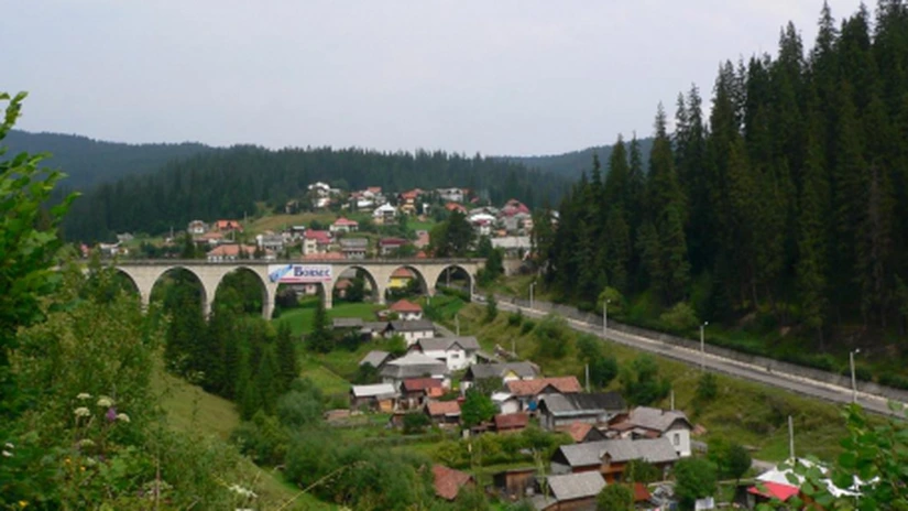 Turismul românesc în aprilie: Mai puţini vizitatori, dar mai mulţi turişti se cazează la hotel