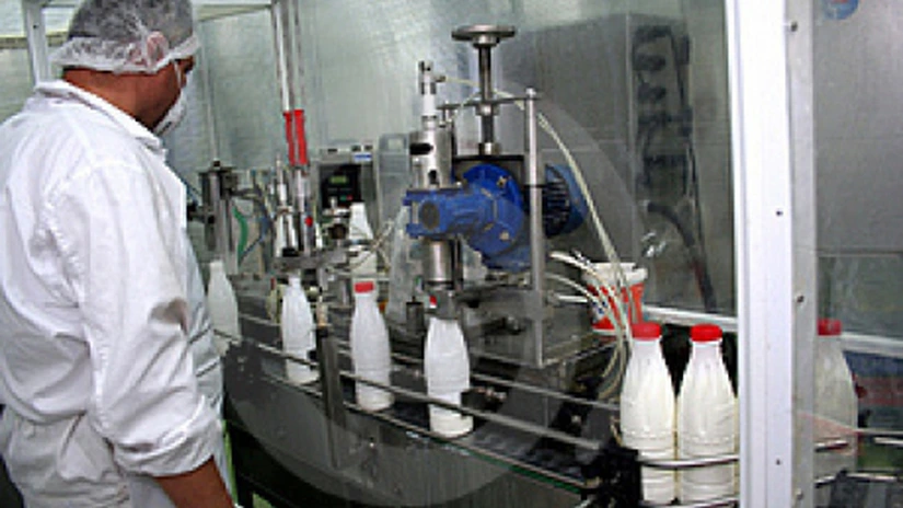 APIA: Astăzi este ultima zi în care producătorii de lapte pot depune cererile de plată