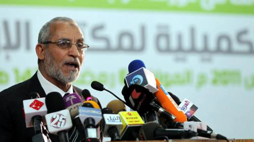 Egipt: Mandat de arestare împotriva liderului Fraţilor Musulmani