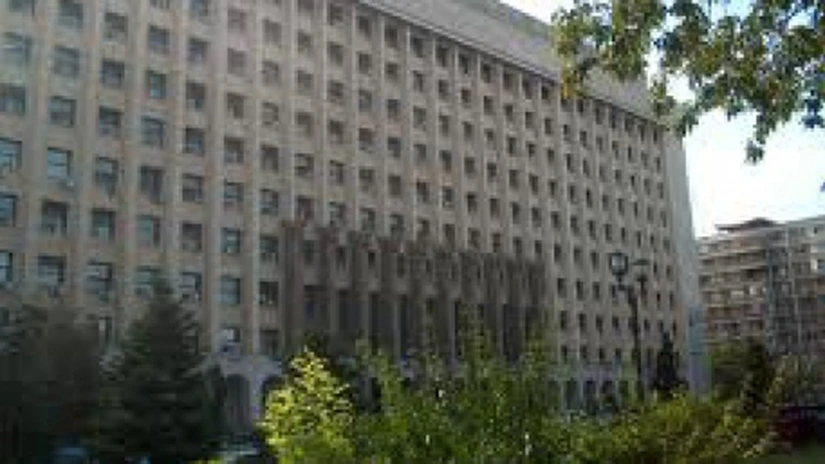 Numărul posturilor din Ministerul Transporturilor şi instituţiile subordonate, redus cu 4%