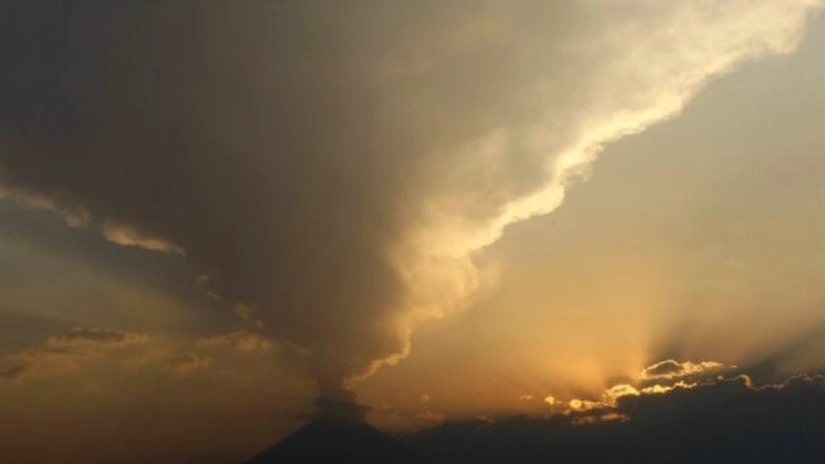 Zboruri anulate în Mexico din cauza cenuşii vulcanice