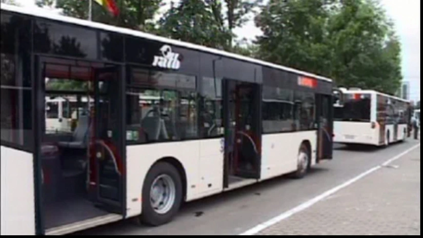 Asirom VIG va asigura parcul RATB pentru 2,74 milioane de lei