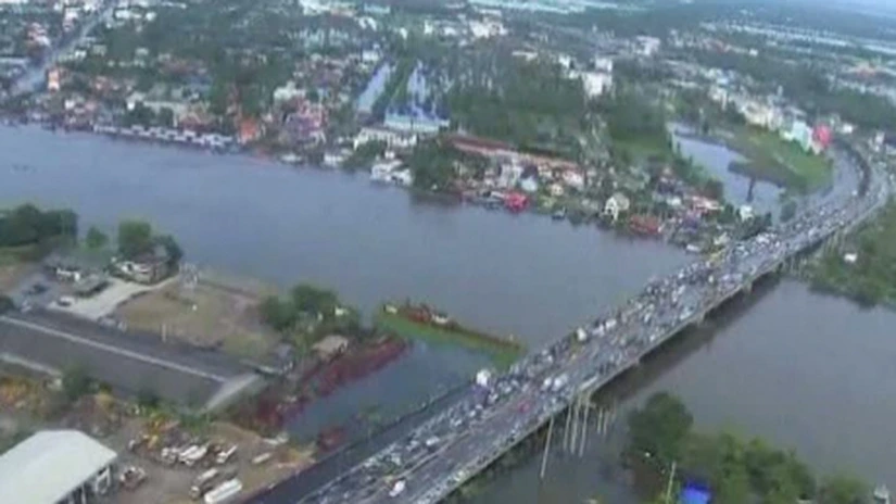 Plajele unei insule turistice din Thailanda, poluate cu petrol după spargerea unei conducte