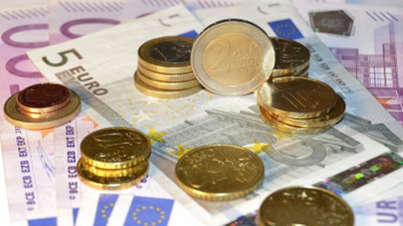 Euro se depreciază uşor. Curs BNR: 4.4350 lei/euro