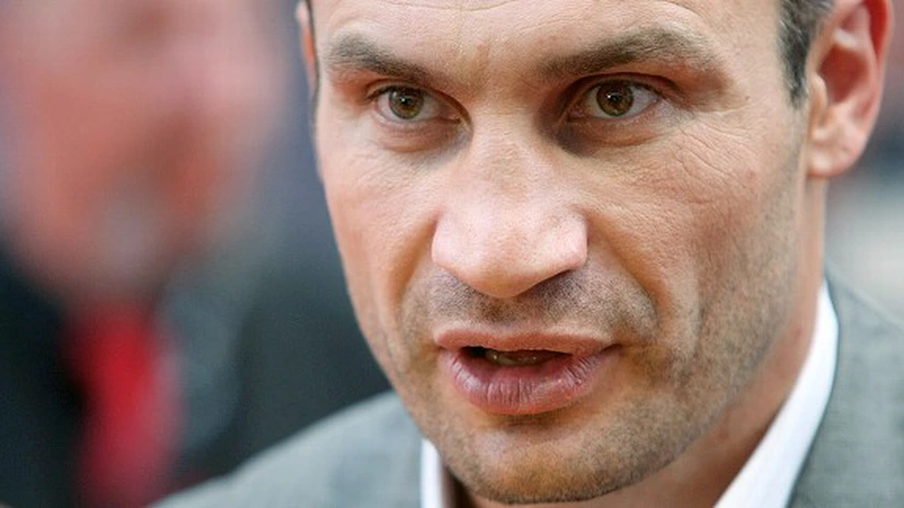 Campionul mondial la box Vitali Klitschko ar putea candida la alegerile prezidenţiale din Ucraina