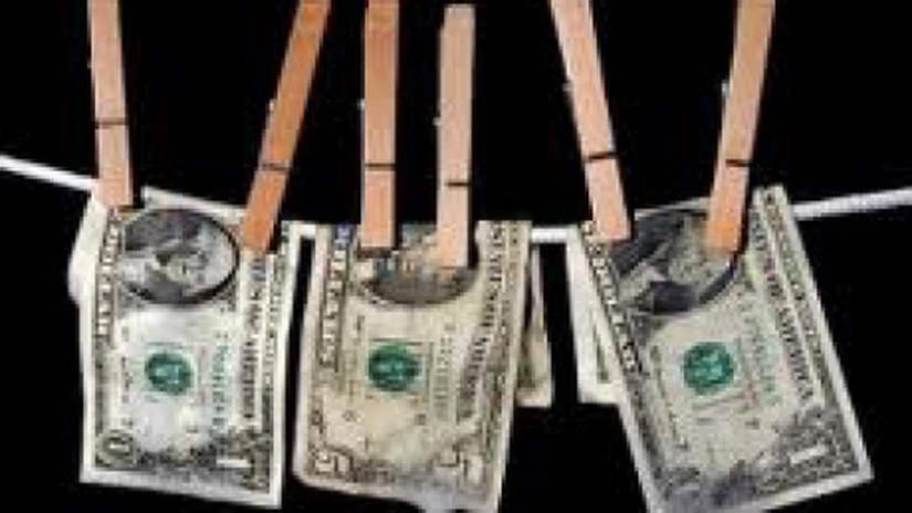 Finanţele: Declaraţia de patrimoniu şi venituri va fi depusă doar de persoanele suspectate de evaziune