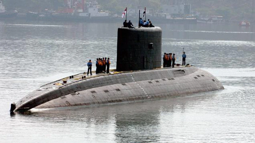 Explozie la bordul unui submarin militar indian, la Mumbay