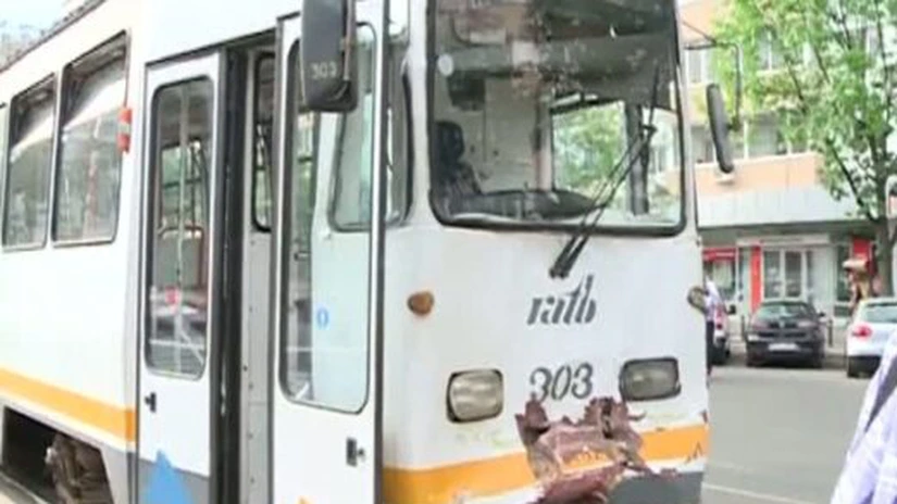 Două tramvaie s-au ciocnit în Capitală. Şase persoane au fost rănite
