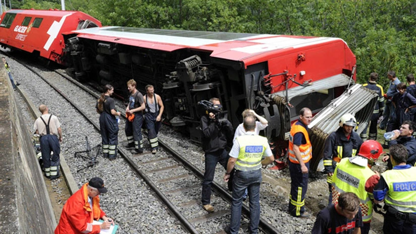 Un tren de pasageri a deraiat în Elveţia, însă nu s-au înregistrat răniţi