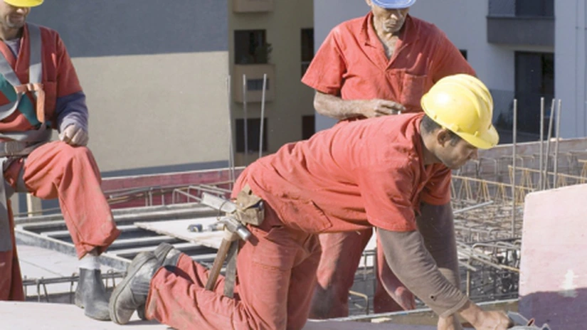 ANOFM: Construcţiile de clădiri şi comerţul cu amănuntul au angajat cei mai mulţi tineri absovenţi