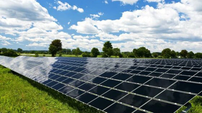 Cel mai mare parc solar din România va fi pus în funcţiune până la sfârşitul anului