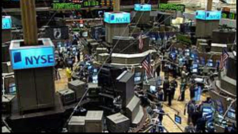 Wall Street a deschis în creştere uşoară