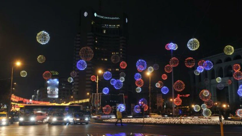 Trei milioane de beculeţe pentru sărbătorile de iarnă, aprinse de Oprescu în Bucureşti
