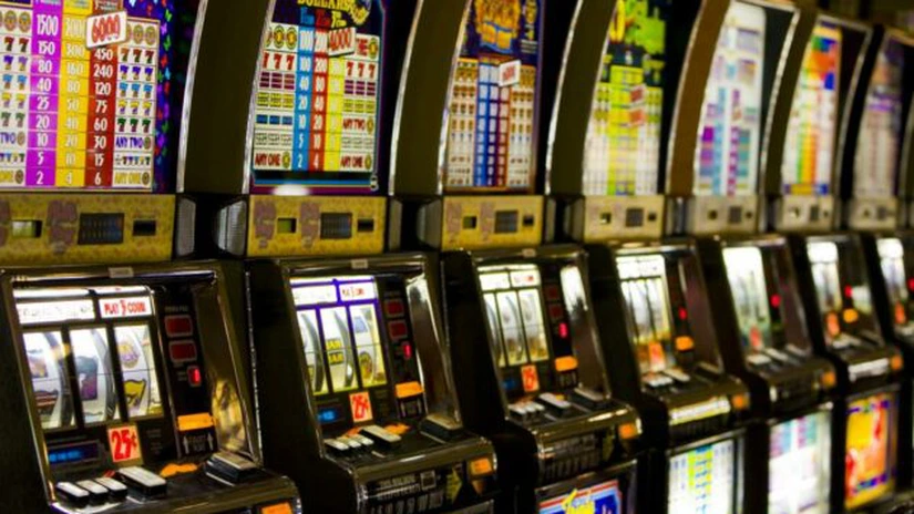 Jocurile slot machine ar putea fi permise doar în cazinouri şi agenţiile loto