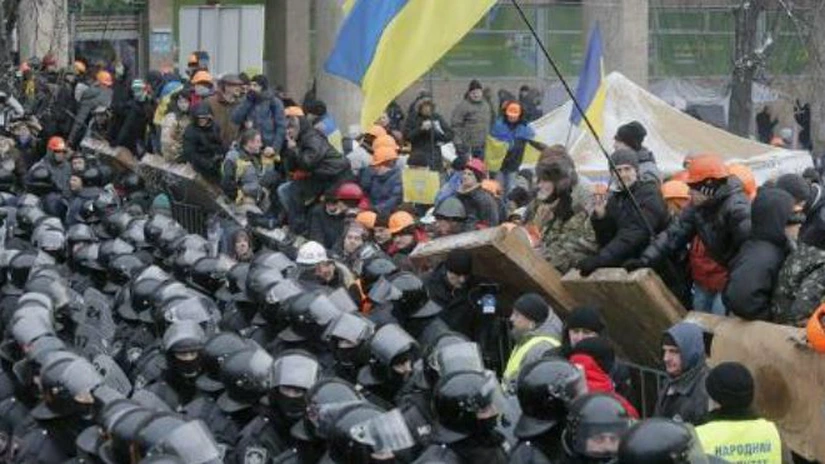 Ucraina: Opoziţia spune că Ianukovici se pregăteşte să instaureze starea de urgenţă