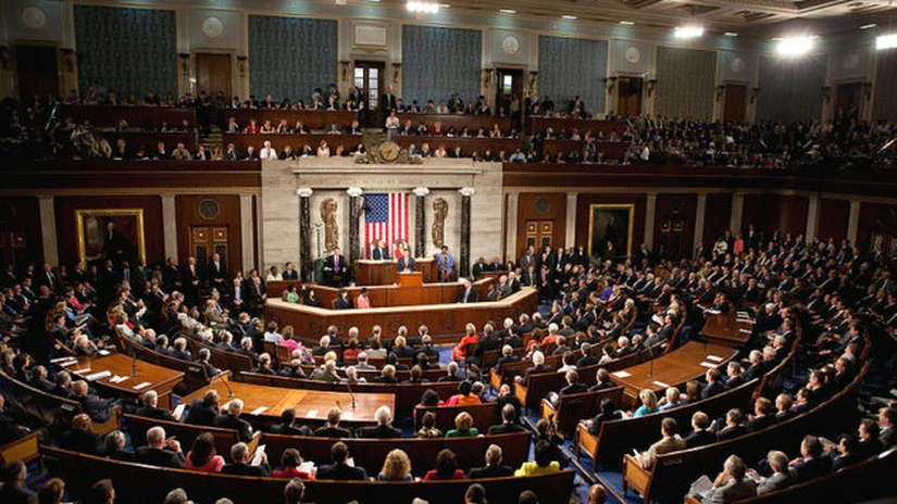 SUA: Camera Reprezentanţilor a aprobat ridicarea plafonului datoriei până în 2015